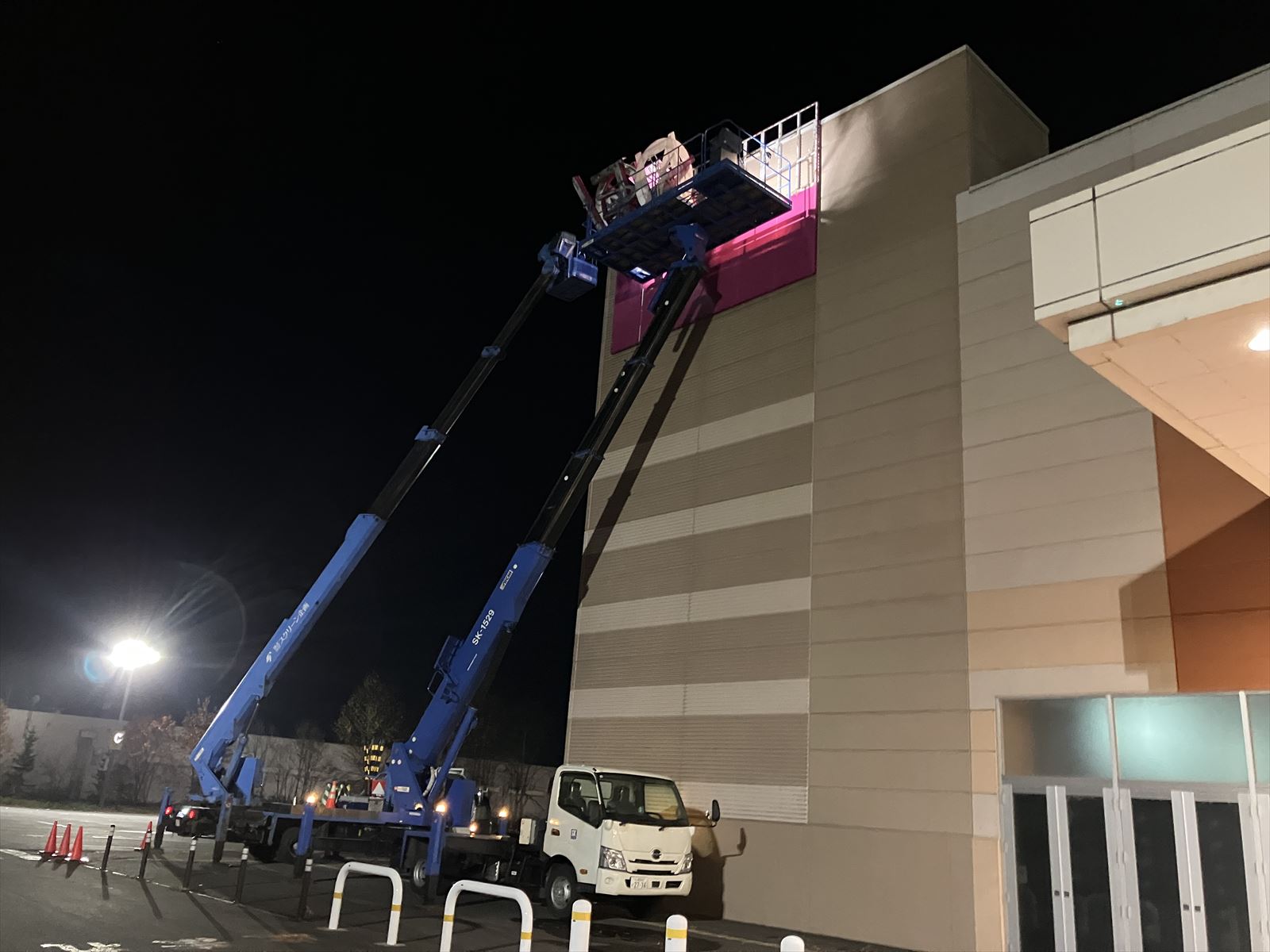 工事　夜間高所